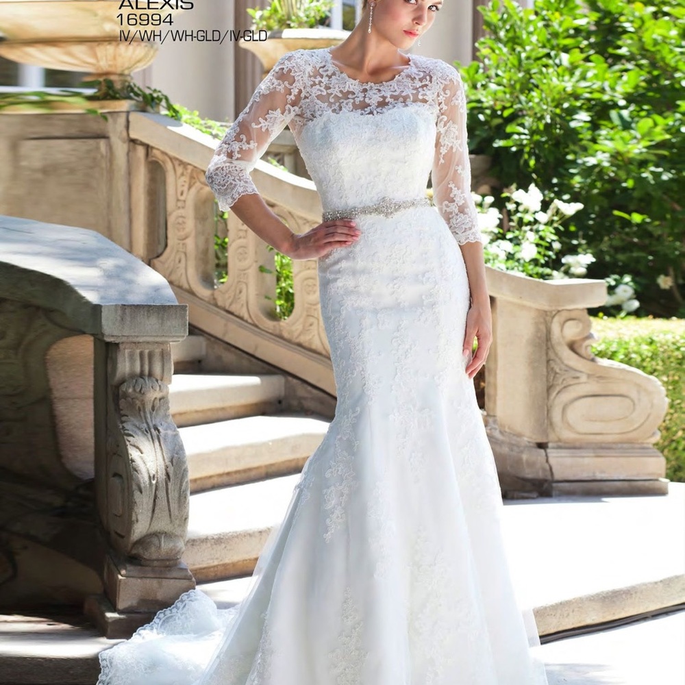 Fiore couture wedding gown